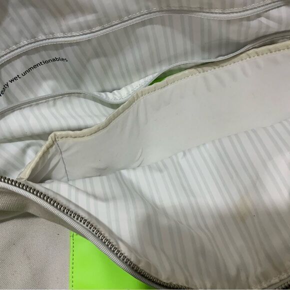 lululemon vinyasa to vino tote bag - Picture 14 of 16